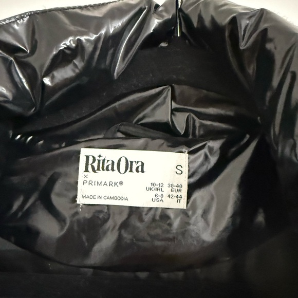 Rita Ora Women's Black Puffer Jacket - Picture 4 of 9